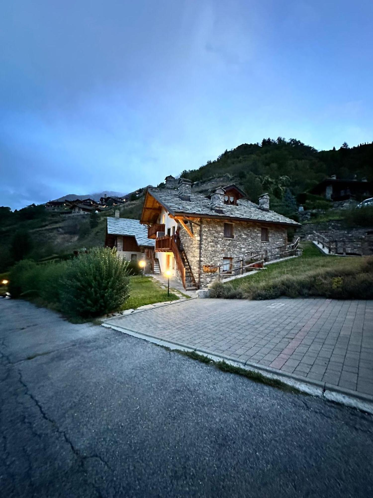 Вилла Chez Moillet Ла-Саль Экстерьер фото